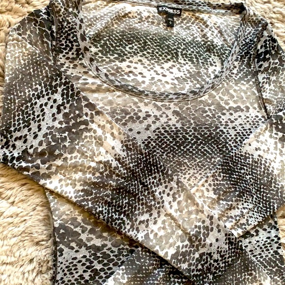 EXPRESS MESH BLACK & GREY LONG SLEEVE - Picture 5 of 7